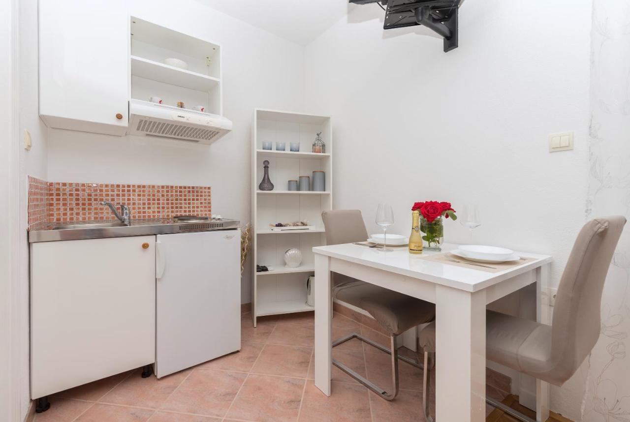Skiljini Dvori - Studio-Apartman 1 Makarska Buitenkant foto